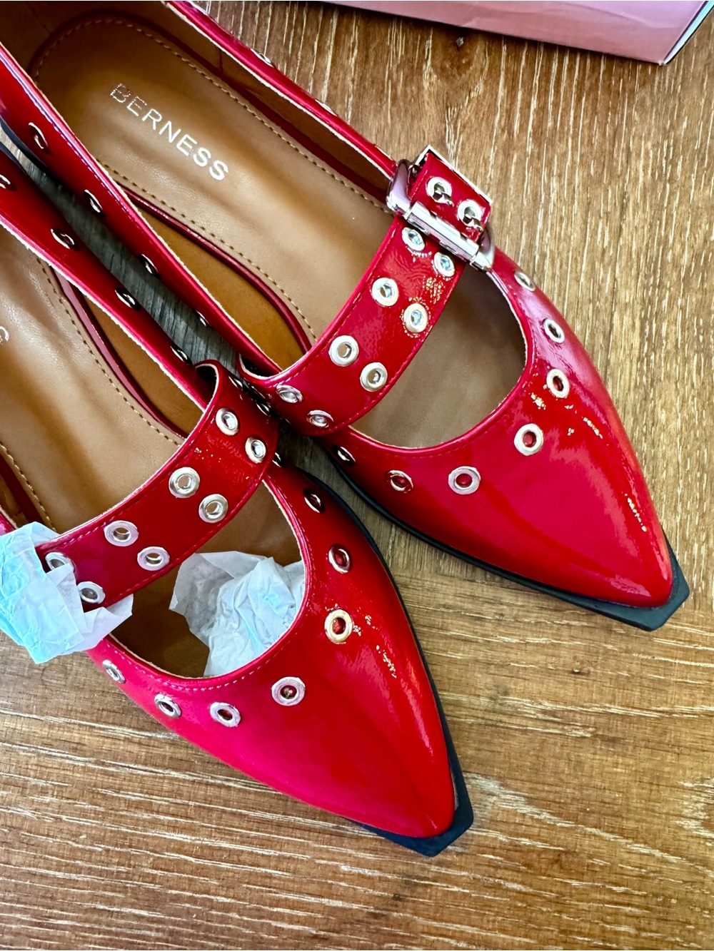 NWT red Berness Astra Grommet Mary
Jane flat 8.5 (marked 8, runs big) - Picture 10 of 13